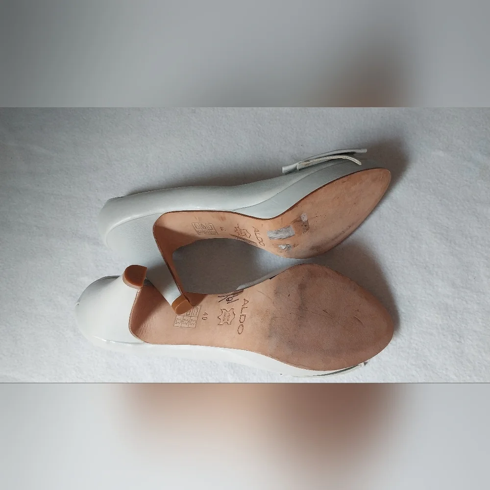 Aldo Vintage Heels - Picture 3 of 3